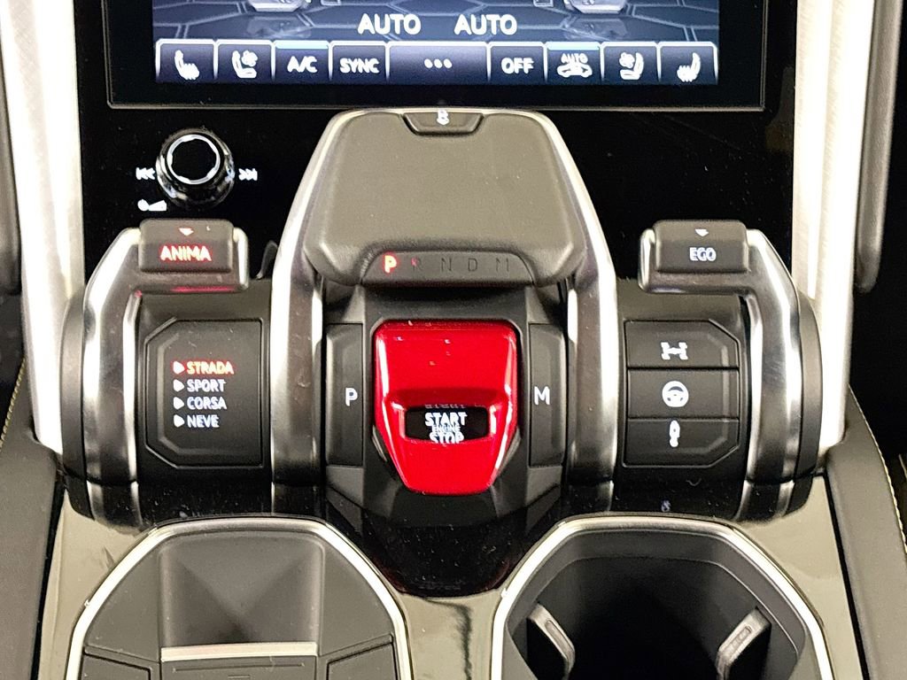 Used 2021 Lamborghini Urus AWD/4WD image 13