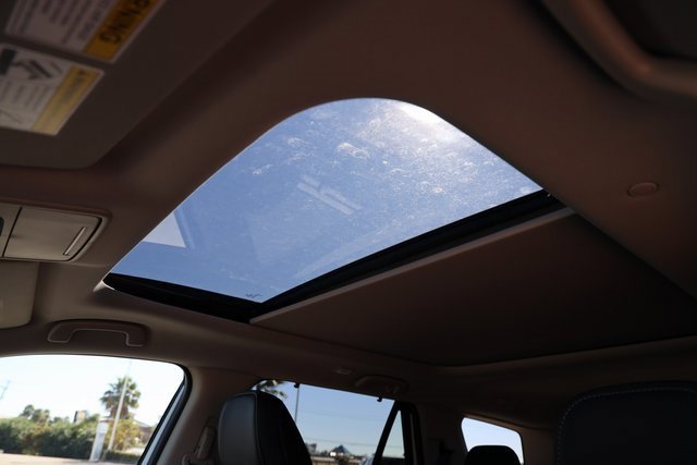 New 2025 Honda Pilot Touring image 11