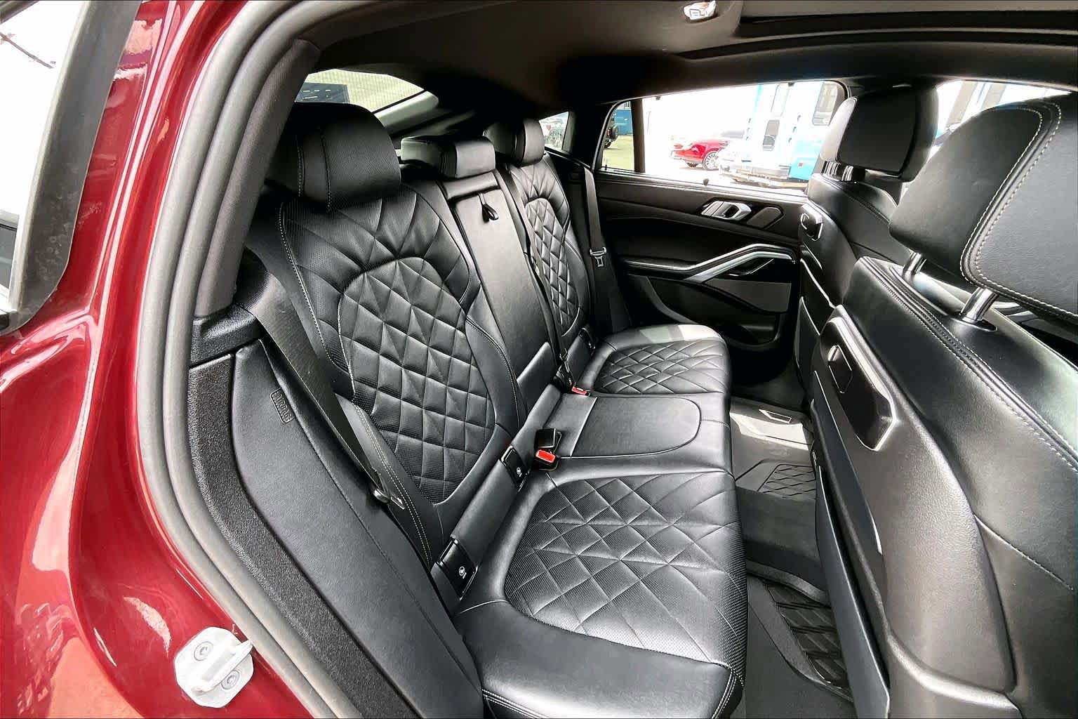Used 2025 BMW X6 xDrive40i w/ Executive Package AWD/4WD image 19