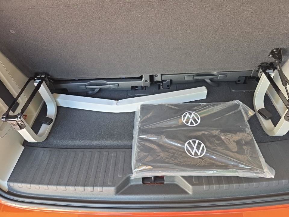 Used 2025 Volkswagen ID. Buzz 1st Edition AWD/4WD image 21