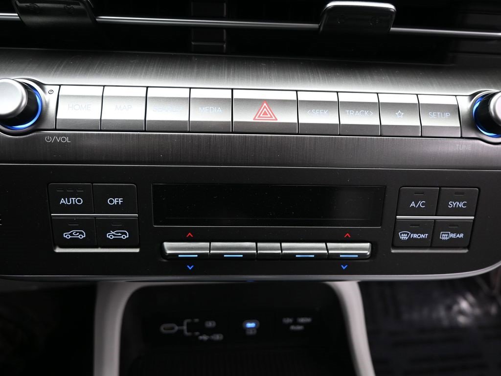 Used 2025 Hyundai Kona SEL image 30