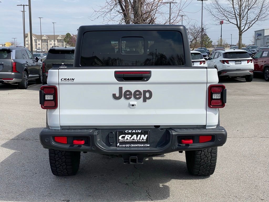 Used 2024 Jeep Gladiator Rubicon w/ Technology Group AWD/4WD image 6