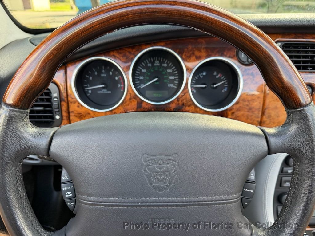 Used 2005 Jaguar XK8 Convertible image 37