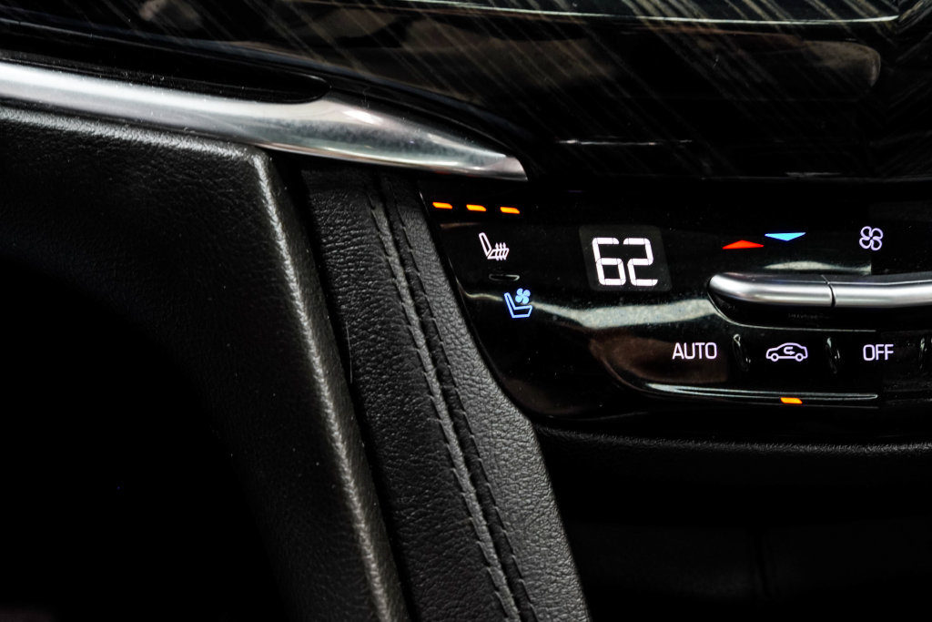 Used 2023 Cadillac XT6 Premium Luxury w/ Technology Package FWD image 31