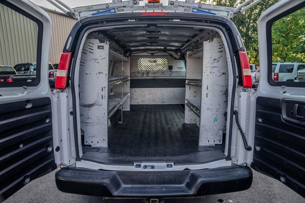 Used 2016 Chevrolet Express 2500 Extended RWD image 16