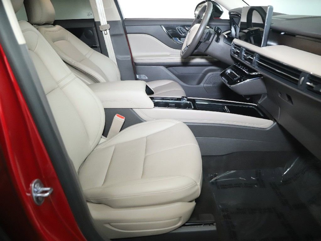 Certified 2024 Lincoln Corsair Reserve AWD/4WD image 33