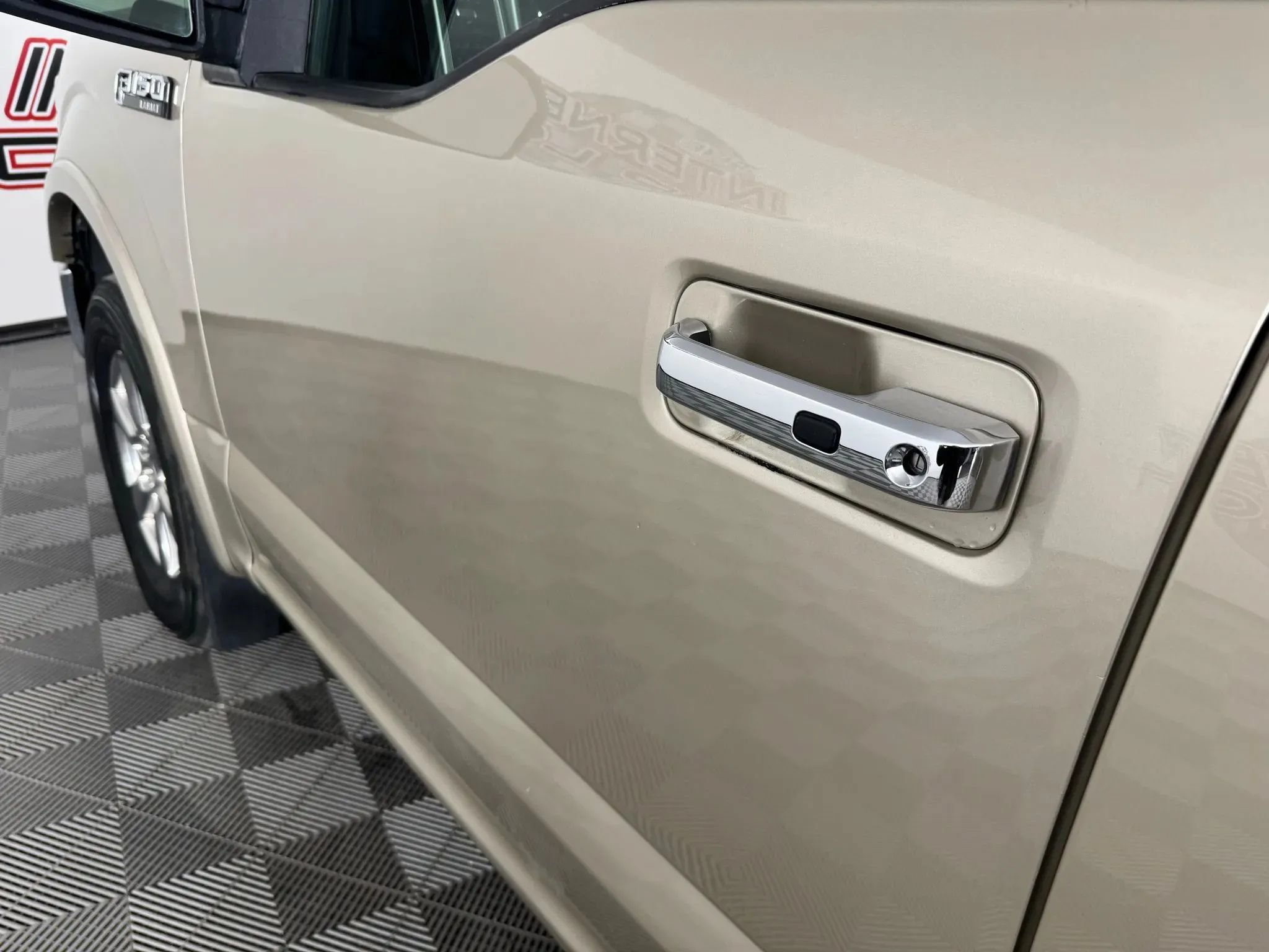 Used 2018 Ford F150 Lariat w/ Equipment Group 502A Luxury AWD/4WD image 26