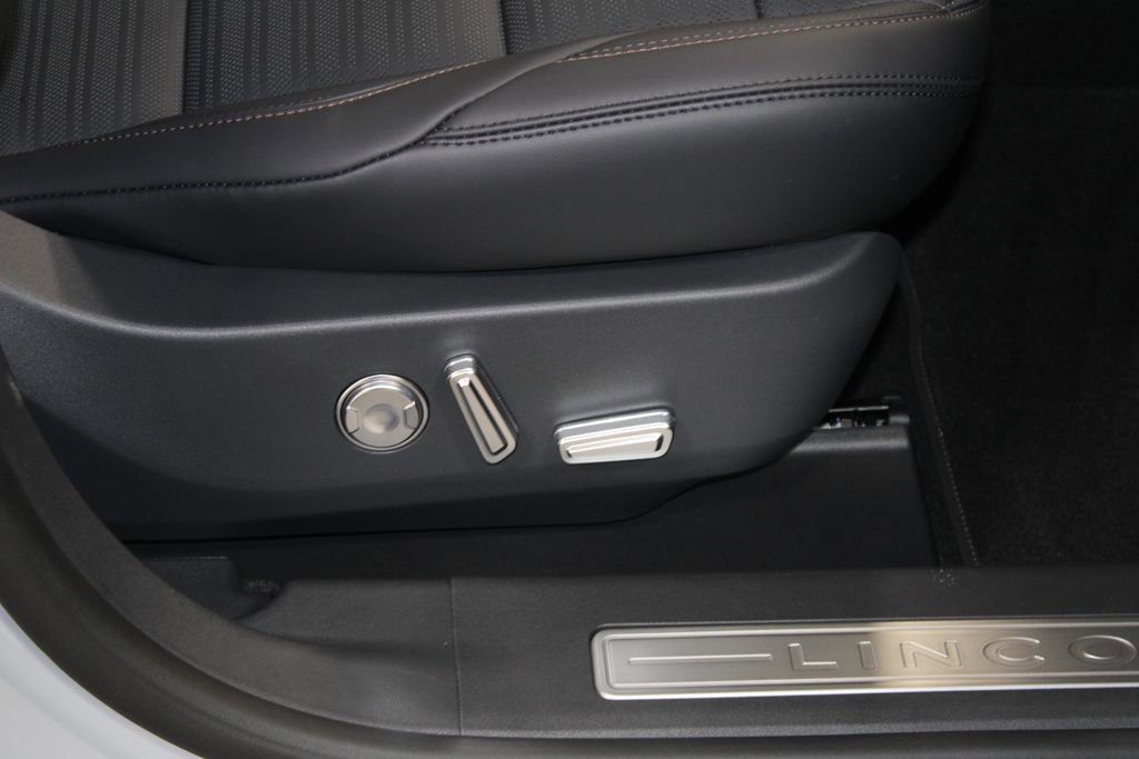 New 2026 Lincoln Nautilus Reserve w/ Jet Appearance Package image 27