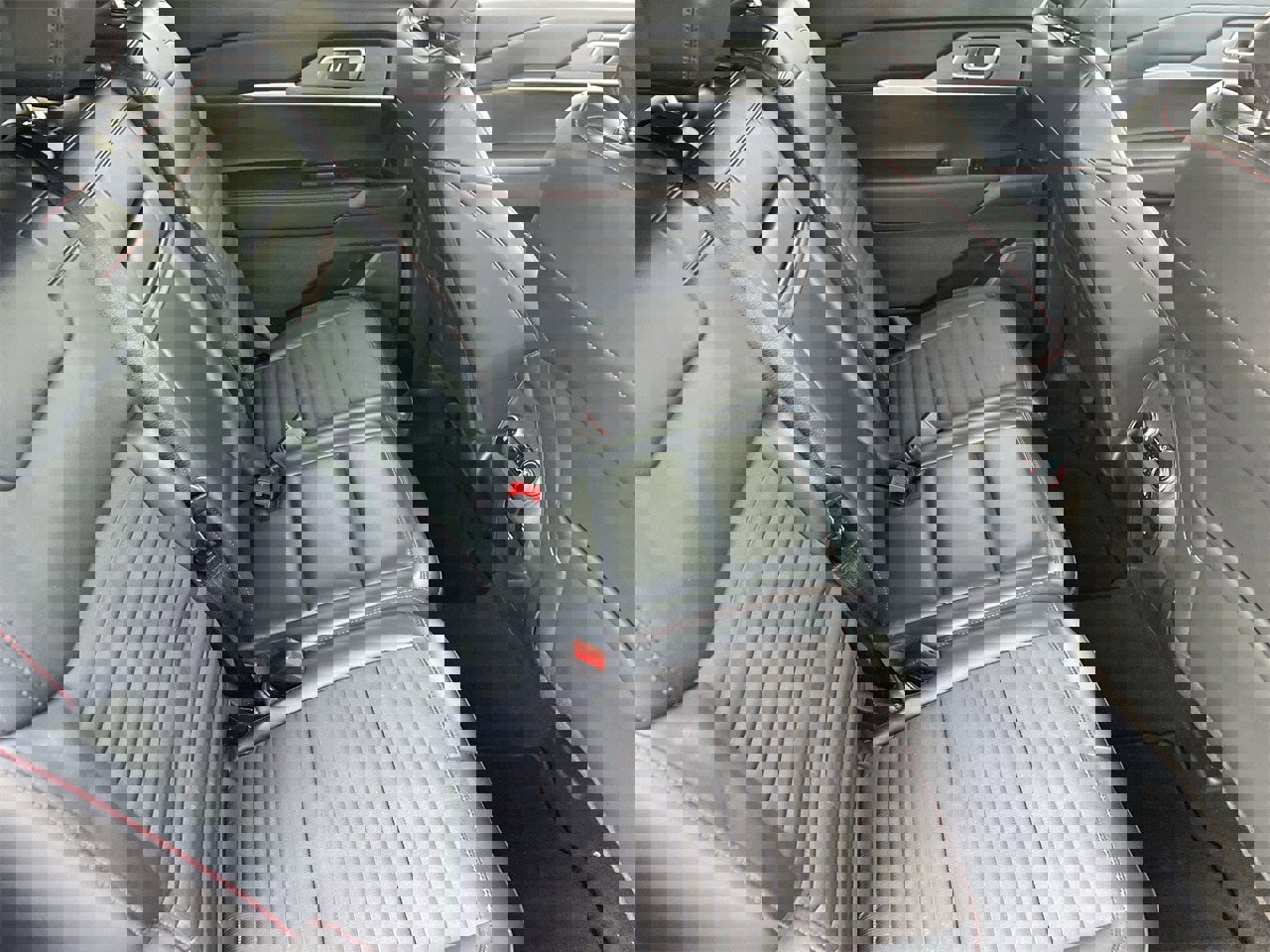 Used 2025 Ford Explorer ST-Line w/ Premium Package image 12