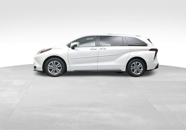 Used 2024 Toyota Sienna Platinum image 28