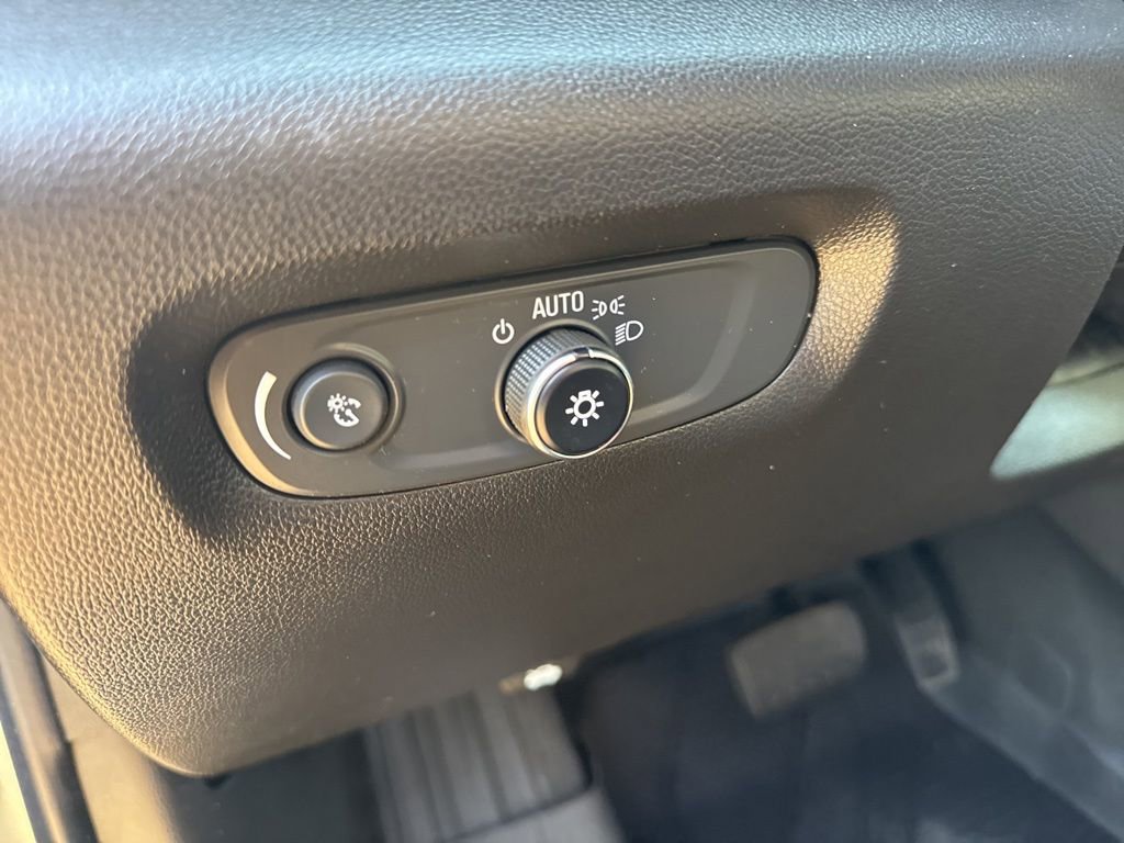 Certified 2023 Chevrolet Traverse LT w/ Midnight/Sport Edition image 39