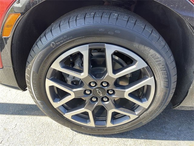 Used 2025 Chevrolet Blazer RS image 2