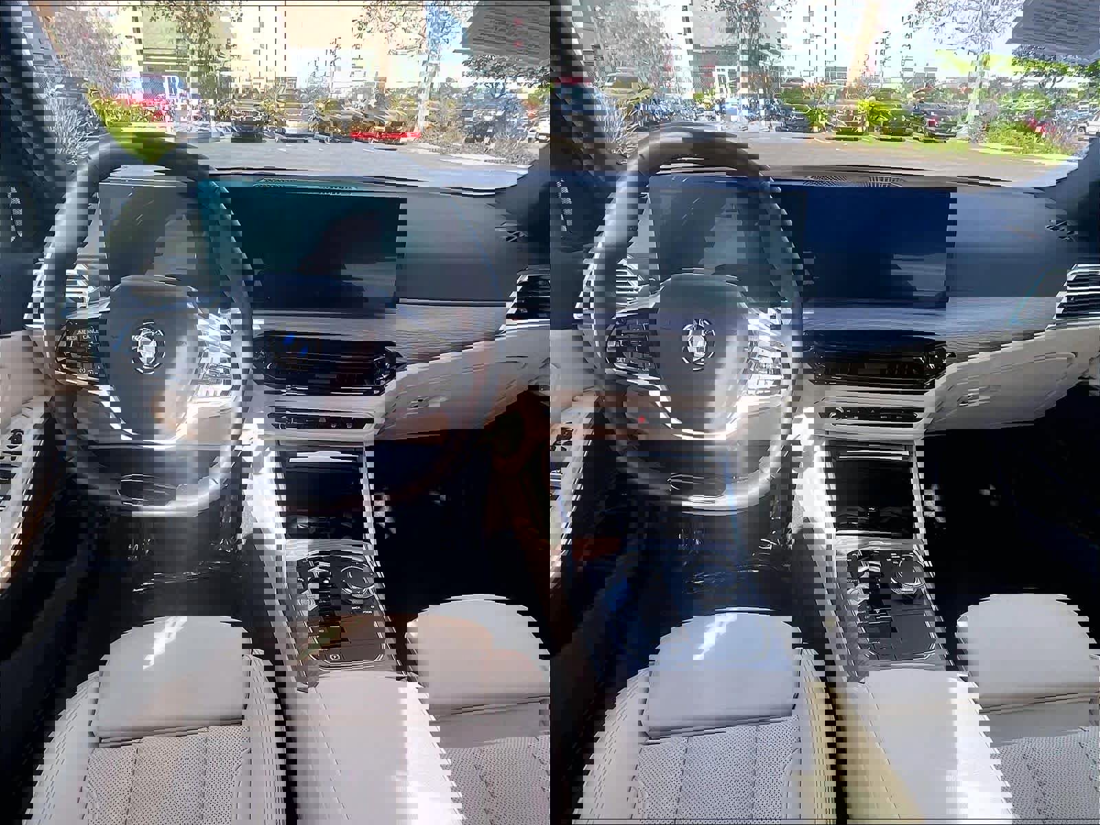 Certified 2025 BMW 330i Sedan w/ Convenience Package image 17