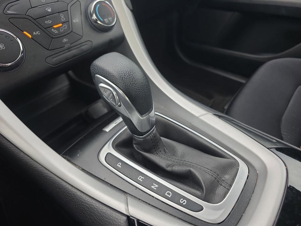 Used 2015 Ford Fusion SE w/ Equipment Group 201A FWD image 35