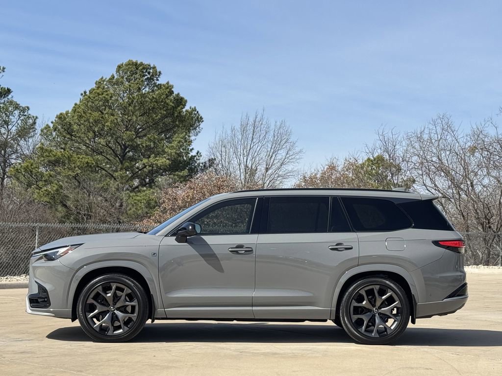 Used 2025 Lexus TX 500h AWD w/ Technology Package image 3