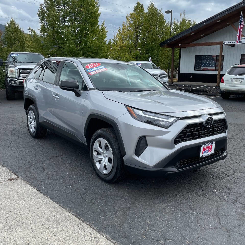 Used 2024 Toyota RAV4 LE image 7