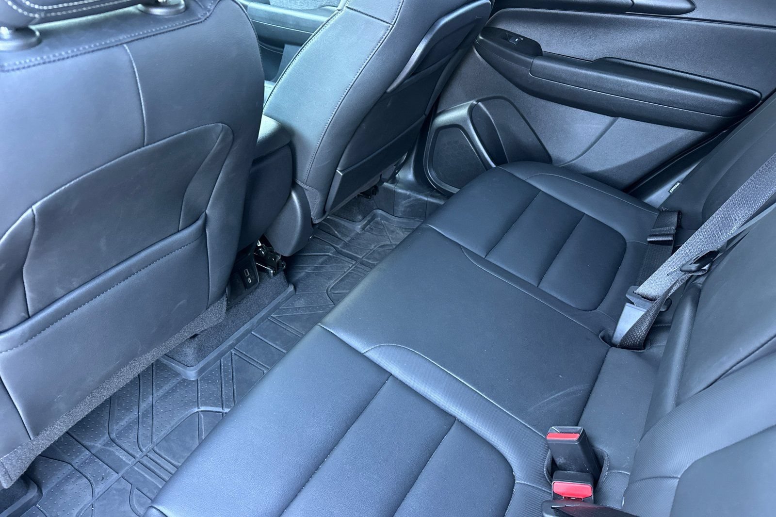 Used 2023 Chevrolet TrailBlazer ACTIV w/ Sun and Liftgate Package FWD image 14