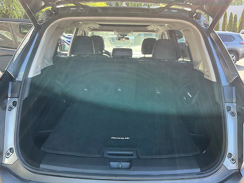 Used 2021 Nissan Rogue SV w/ Premium Package FWD image 25