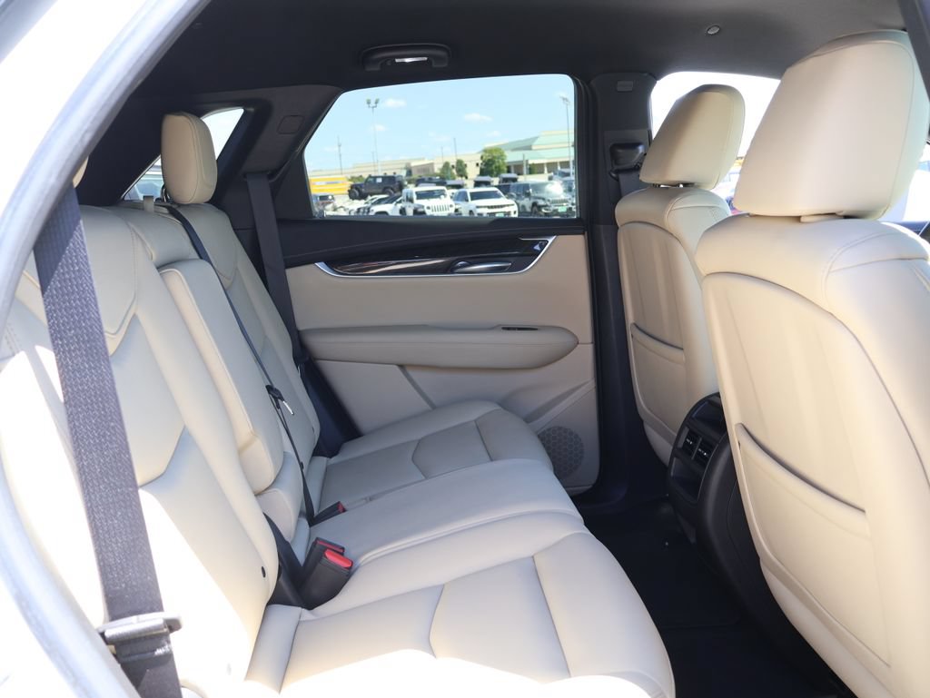 Used 2017 Cadillac XT5 FWD image 11