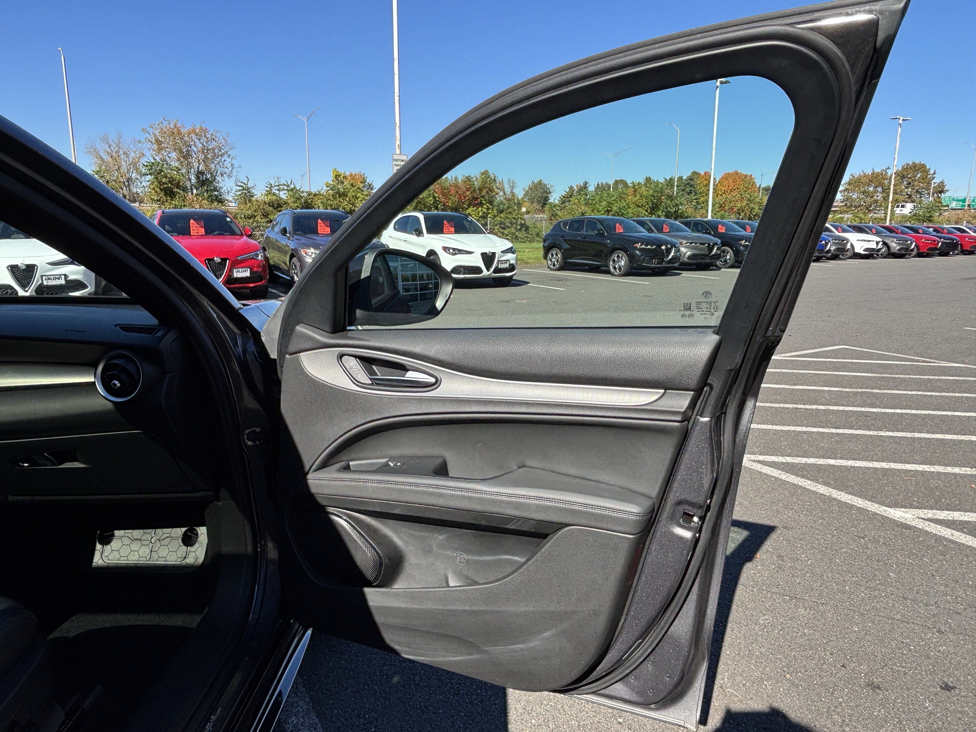 Certified 2024 Alfa Romeo Stelvio Veloce AWD/4WD image 35