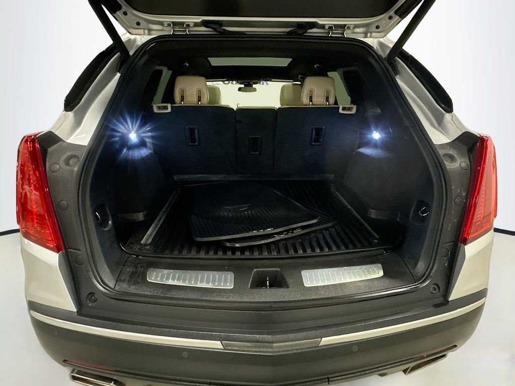 Used 2018 Cadillac XT5 Luxury w/ Driver Awareness Package image 33