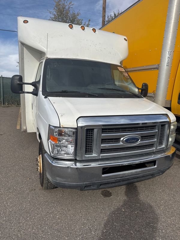 Used 2013 Ford E-350 and Econoline 350 Super Duty image 2