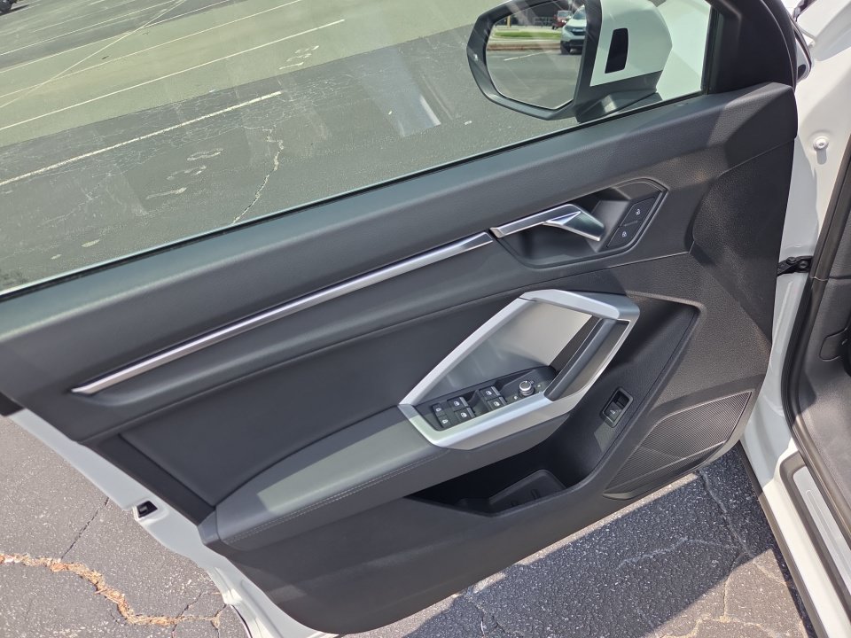 Used 2019 Audi Q3 2.0T Premium Plus w/ Premium Plus Package AWD/4WD image 36