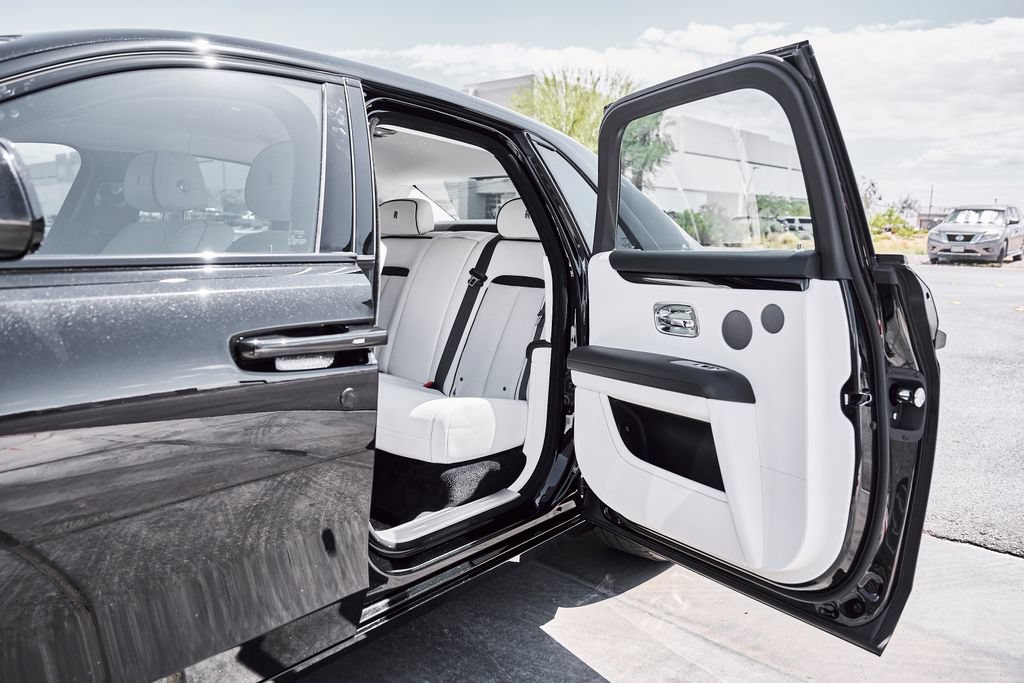 Used 2026 Rolls-Royce Ghost RWD image 29
