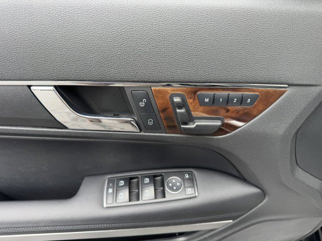 Used 2011 Mercedes-Benz E 550 Cabriolet image 27