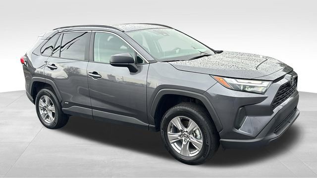 Used 2025 Toyota RAV4 LE AWD/4WD image 29