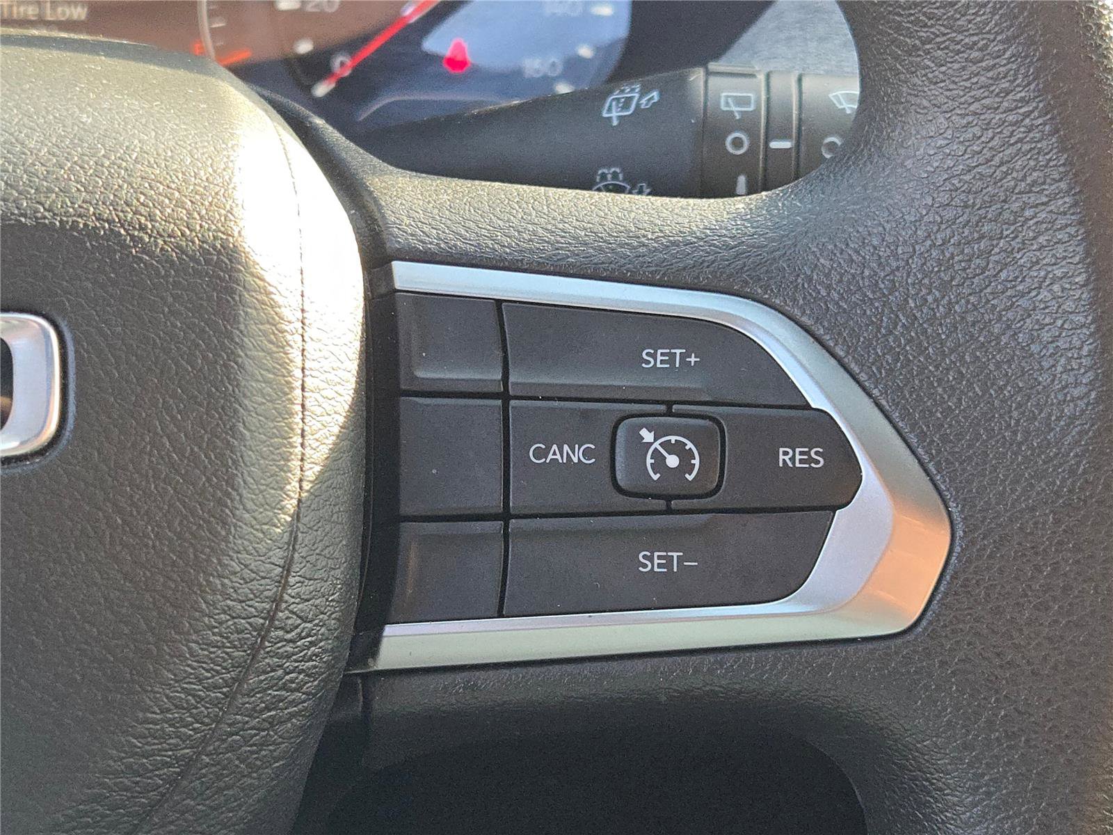 Used 2024 Jeep Compass Sport image 34