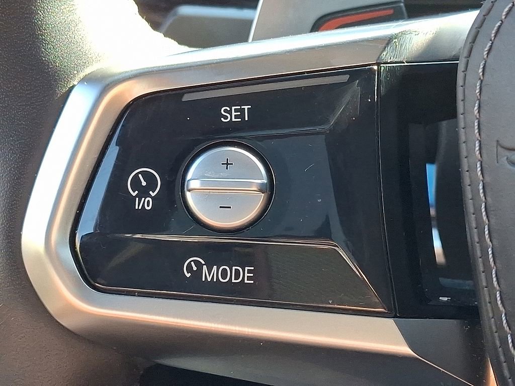 Used 2025 BMW 740i xDrive image 24