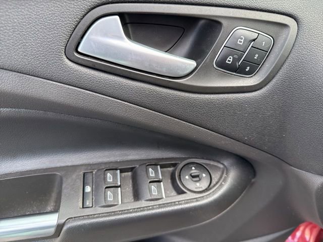 Certified 2019 Ford Escape Titanium w/ U9j03 - Titanium Tow Package AWD/4WD image 19