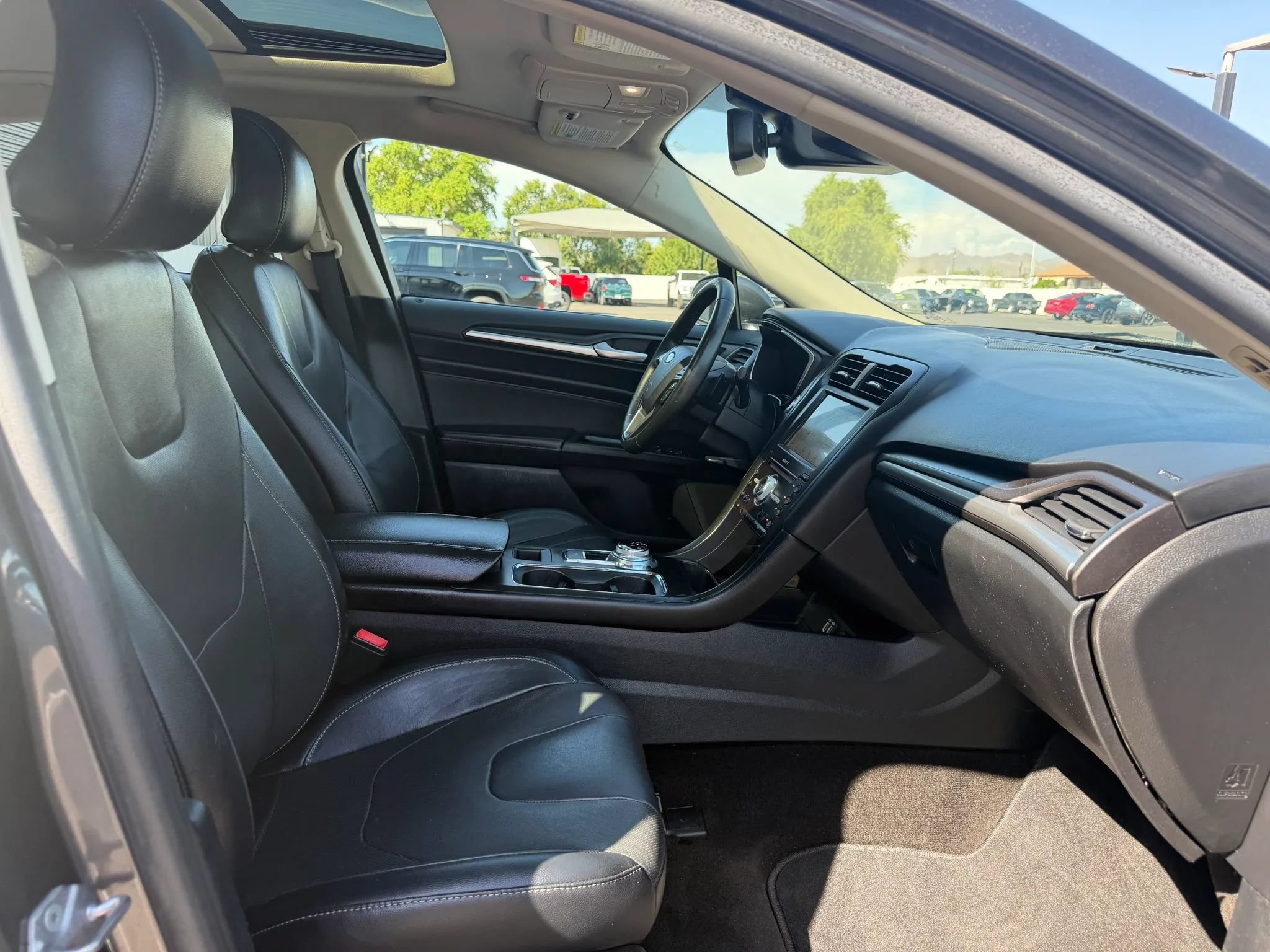 Used 2019 Ford Fusion Titanium AWD/4WD image 24