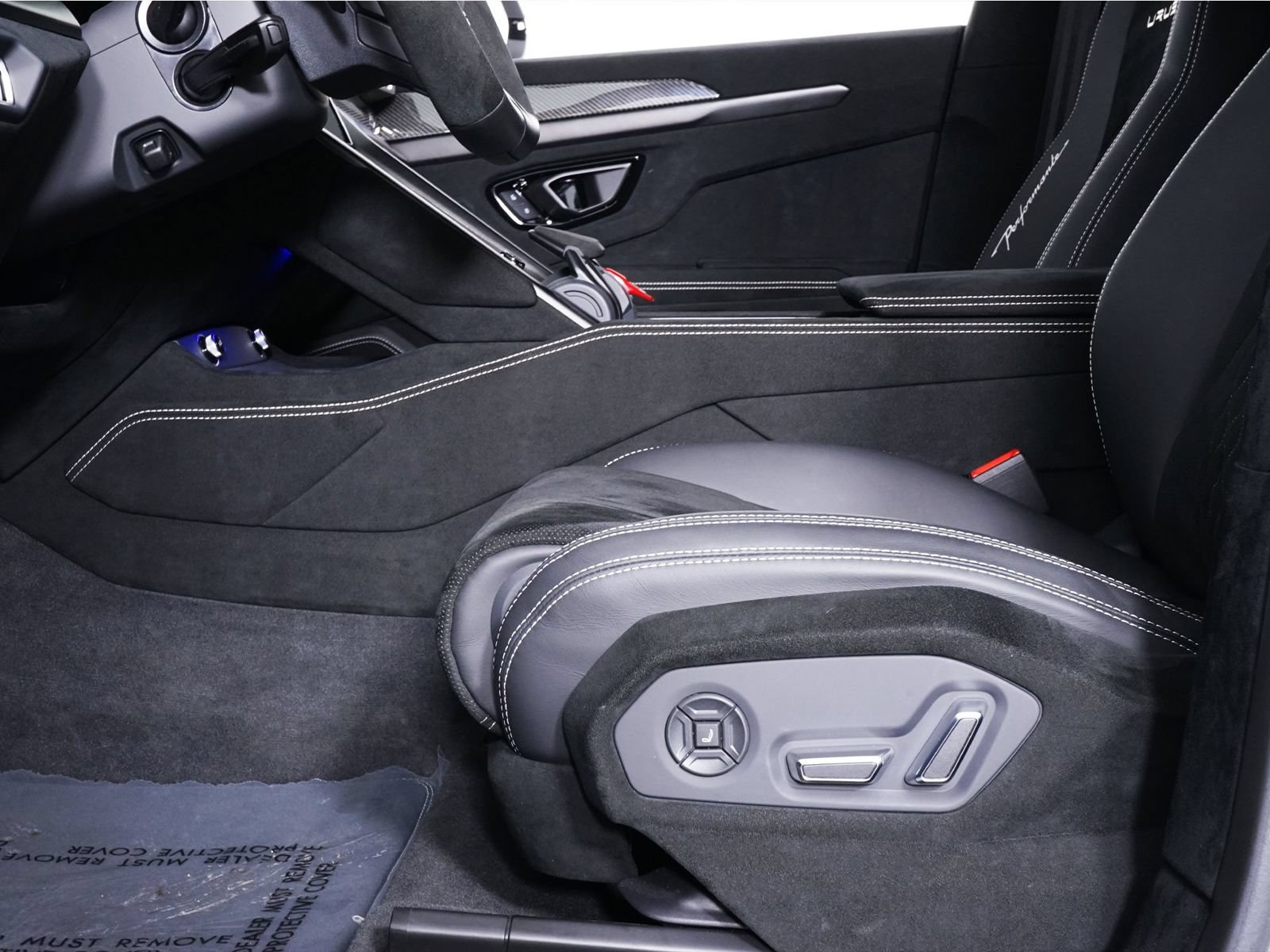 Used 2023 Lamborghini Urus Performante AWD/4WD image 23