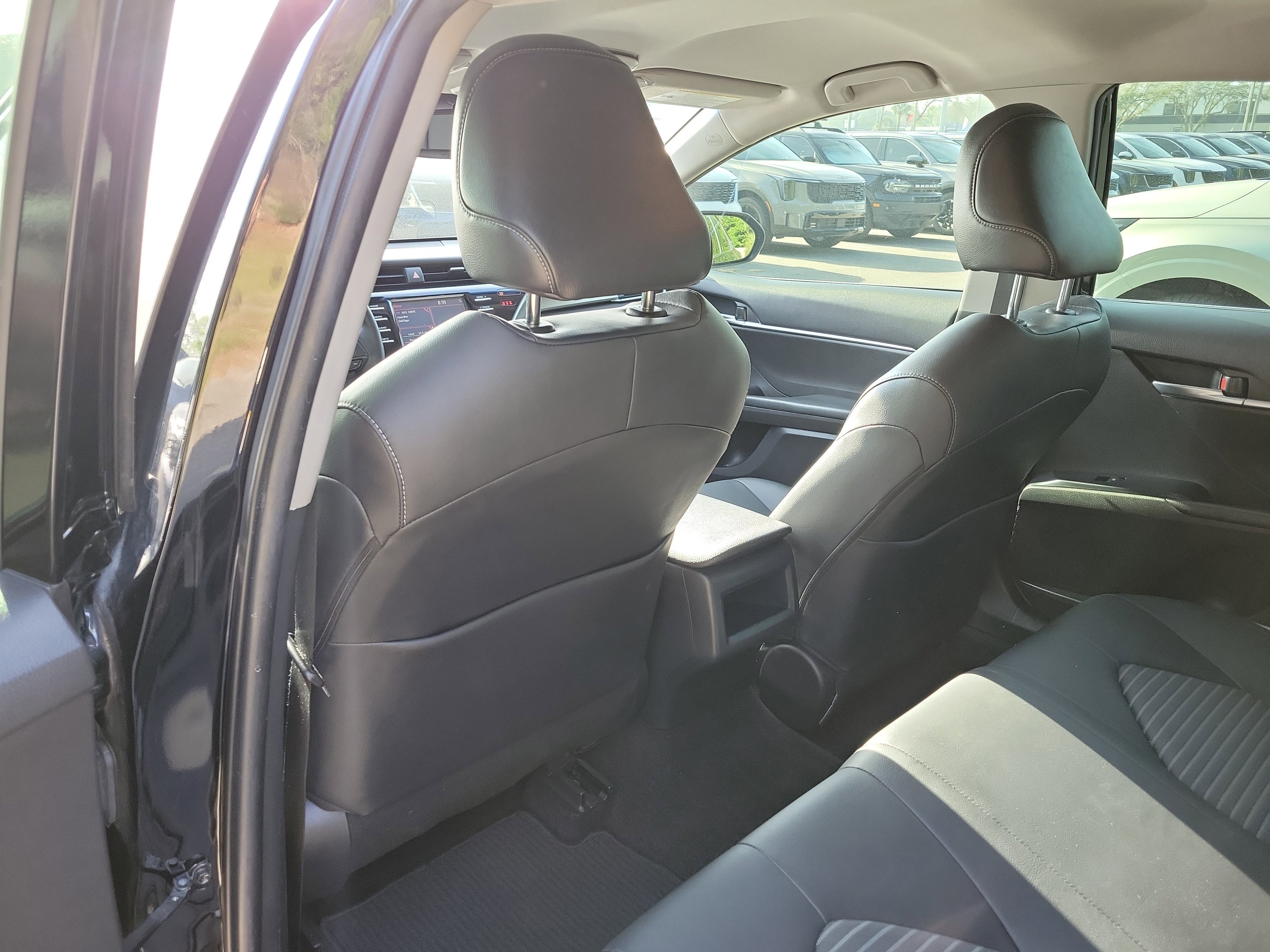 Used 2018 Toyota Camry SE w/ Convenience Package image 15