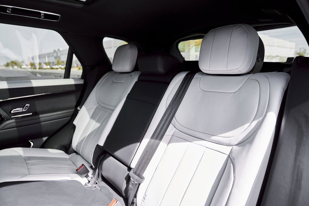 Used 2025 Land Rover Range Rover Sport Dynamic SE AWD/4WD image 41