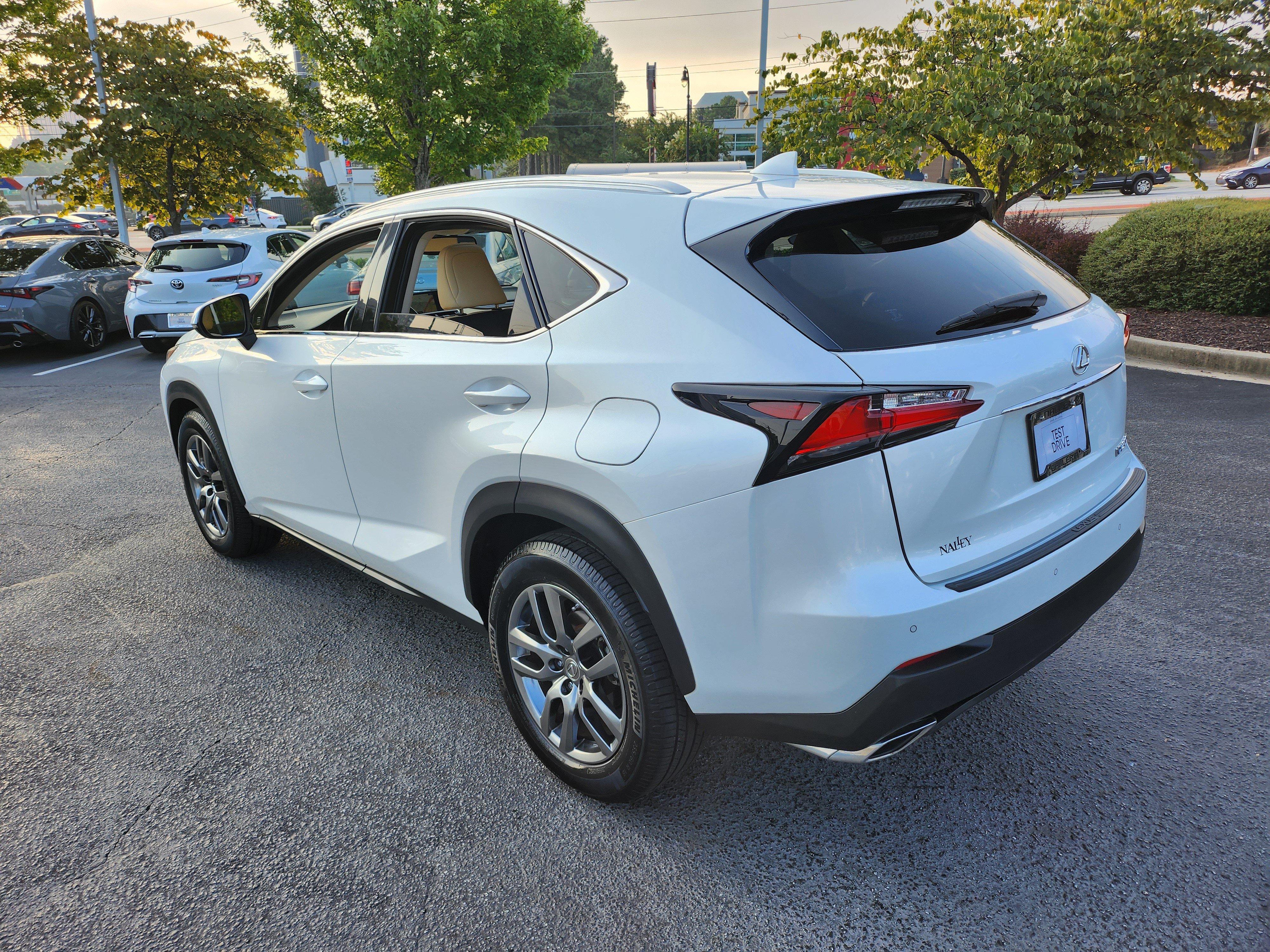 Used 2016 Lexus NX 200t FWD w/ Luxury Package image 3