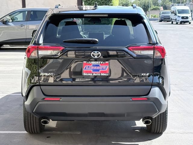 Used 2025 Toyota RAV4 XLE FWD image 6