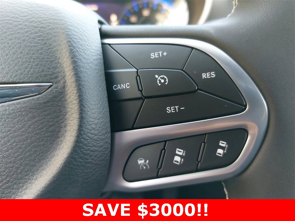 New 2025 Chrysler Pacifica Select image 20