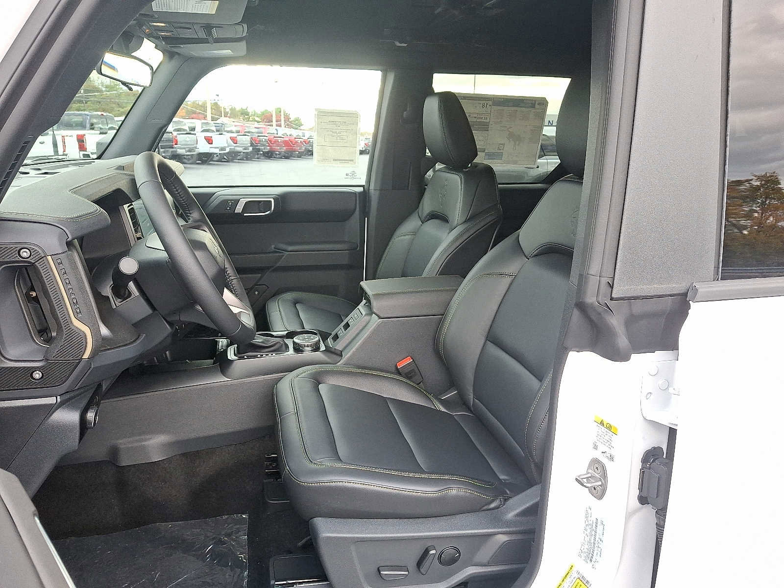 New 2025 Ford Bronco Badlands image 11
