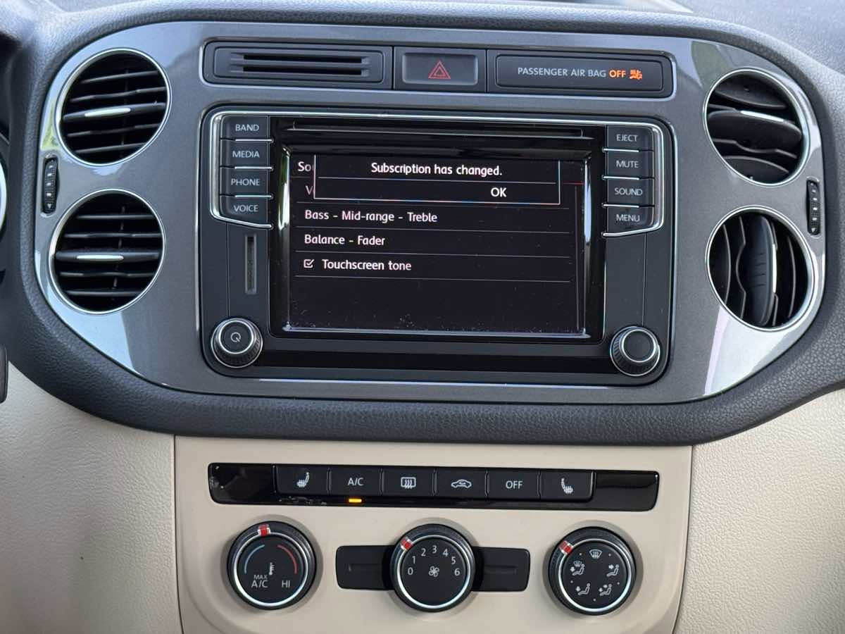 Used 2017 Volkswagen Tiguan S image 24