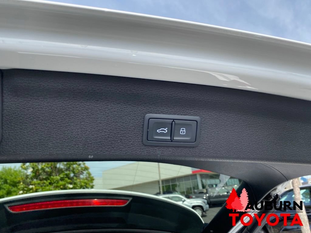 Used 2020 Audi Q3 2.0T Premium w/ Convenience Package AWD/4WD image 10