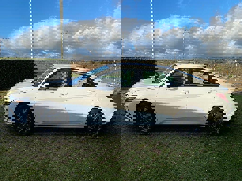 New 2025 Hyundai Elantra SEL image 4