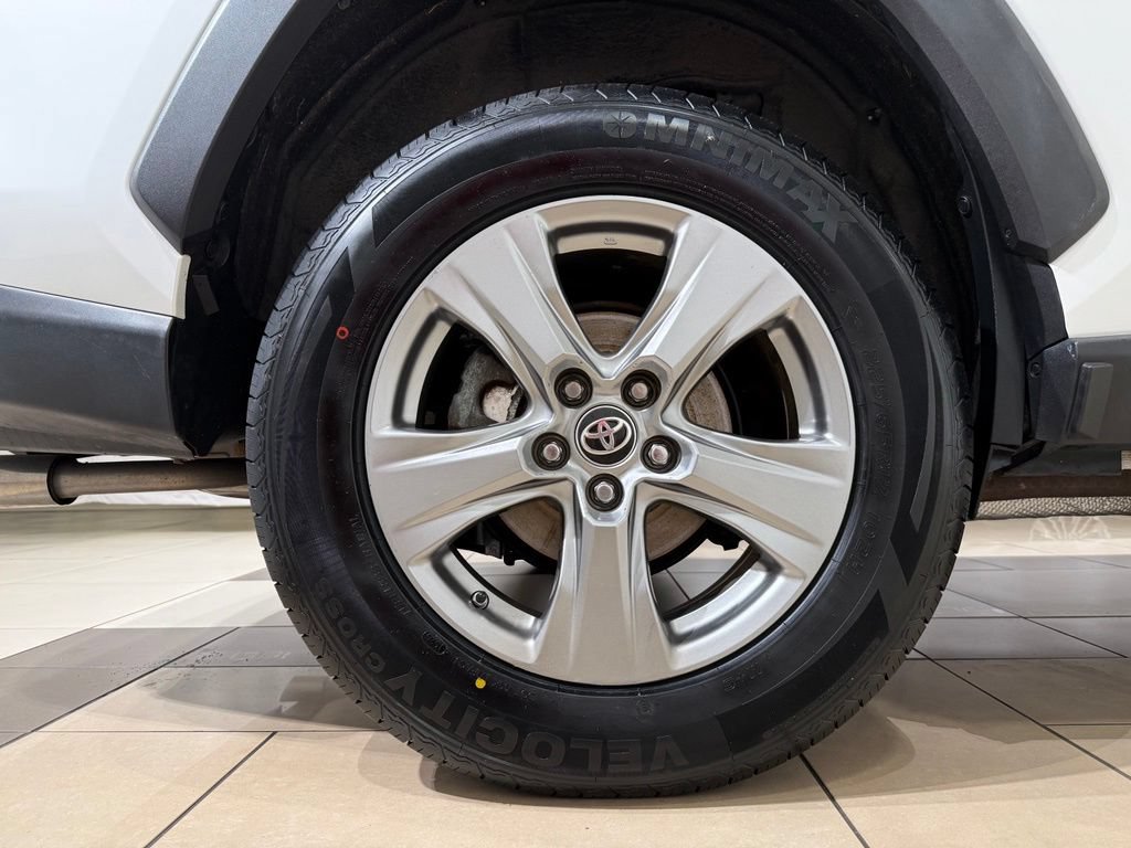 Certified 2024 Toyota RAV4 LE AWD/4WD image 9