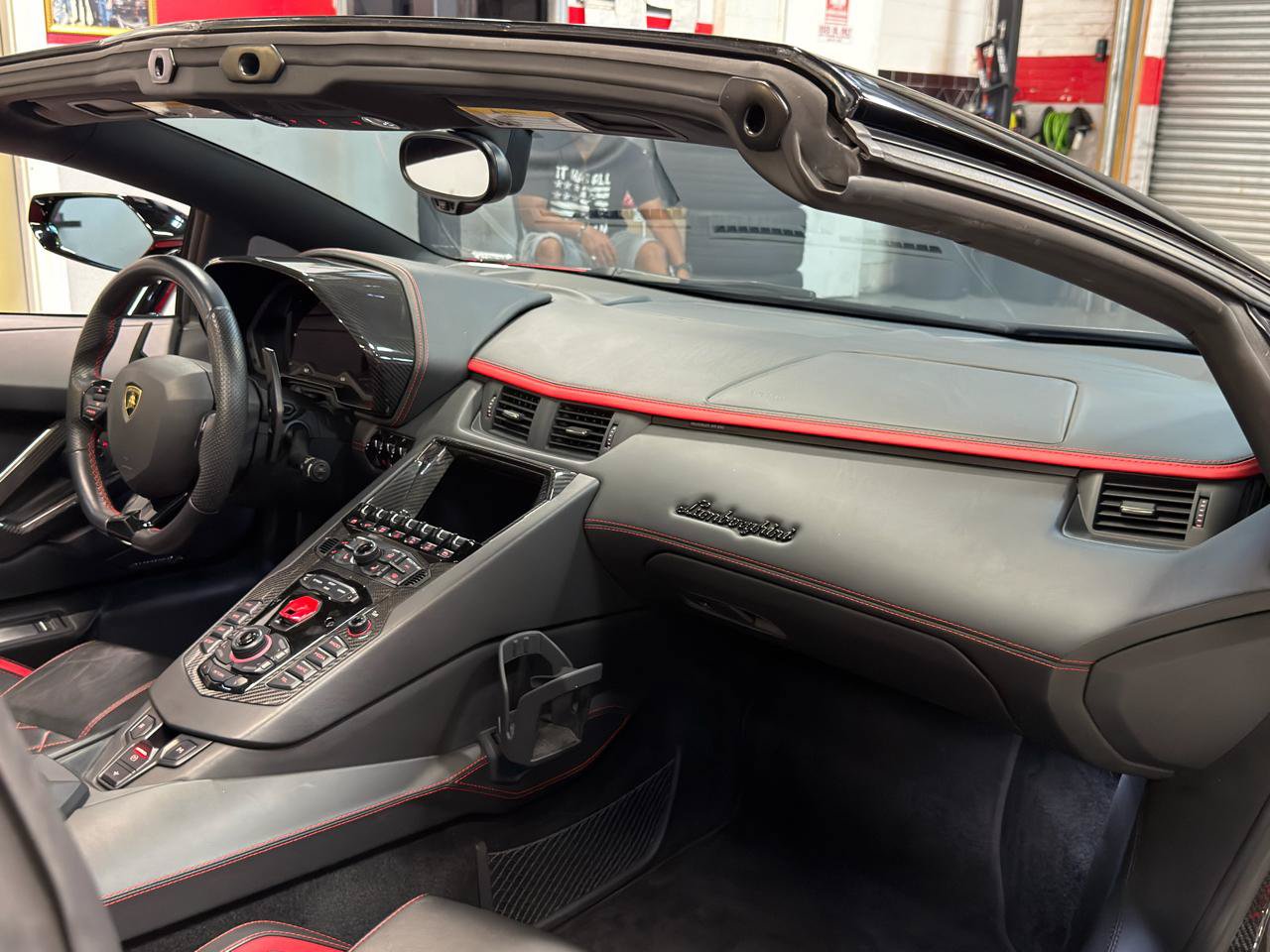 Used 2019 Lamborghini Aventador S AWD/4WD image 18