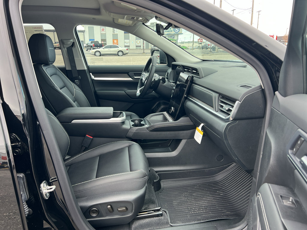 New 2026 GMC Terrain Denali w/ LPO, Black Badging Package image 25