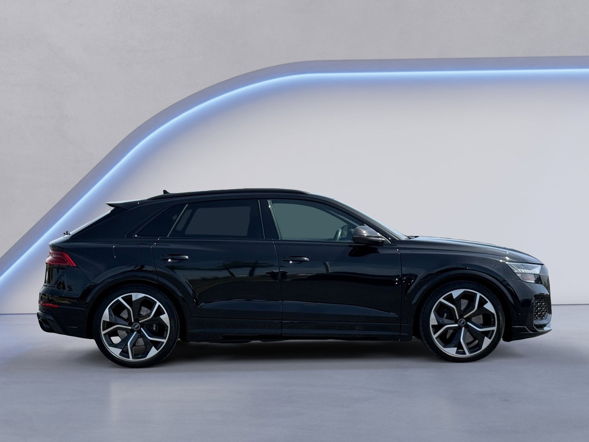 Certified 2023 Audi RS Q8 w/ Black Optic Package image 5
