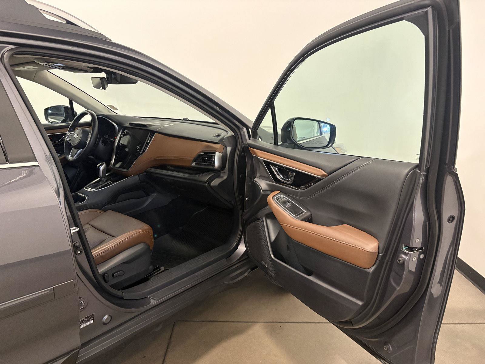 Used 2023 Subaru Outback Touring AWD/4WD image 41