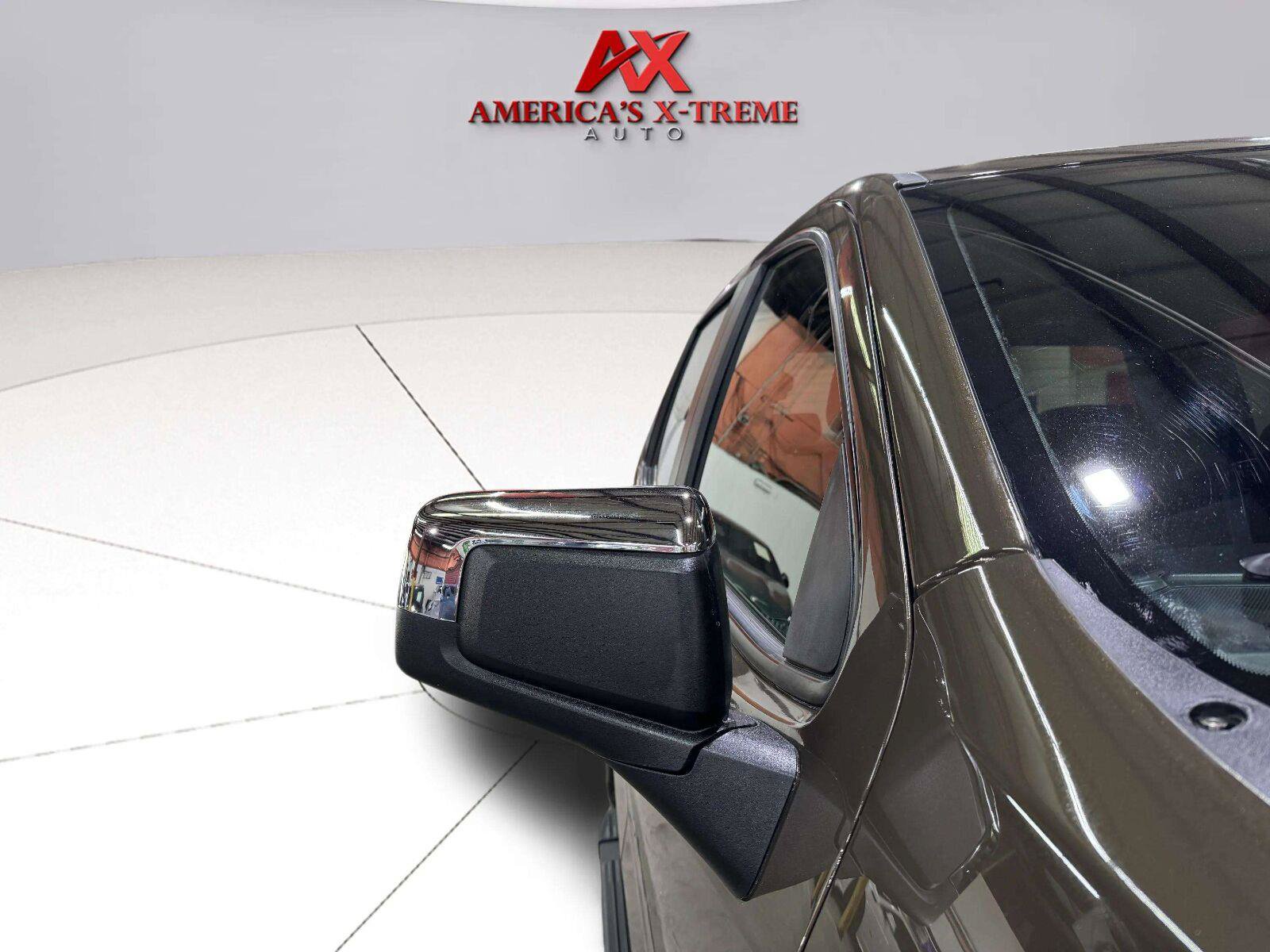 Used 2023 Chevrolet Silverado 1500 LT AWD/4WD image 21